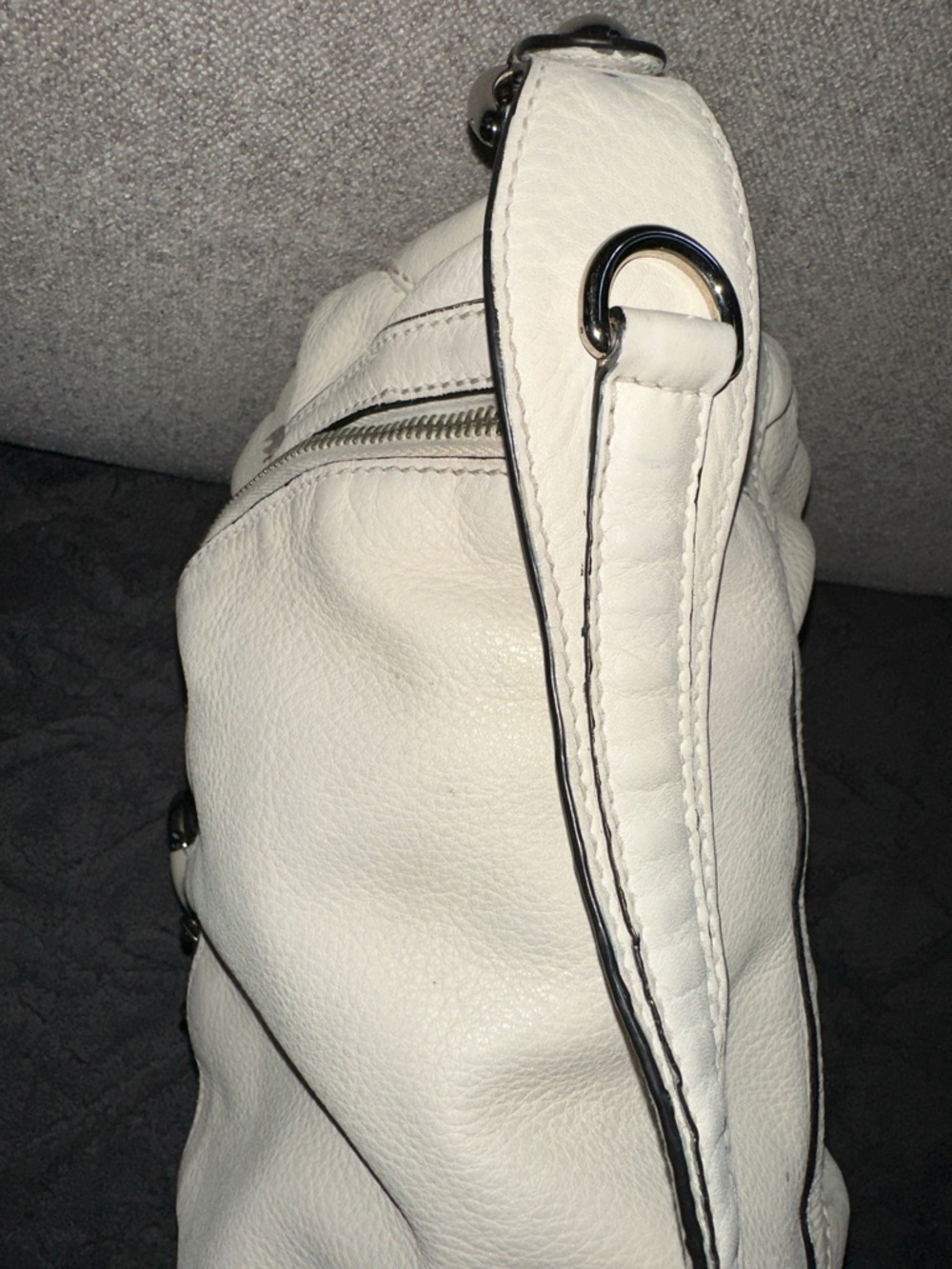Gucci Soft Leather Hobo Bag in Light Gray - Picture 9 of 14
